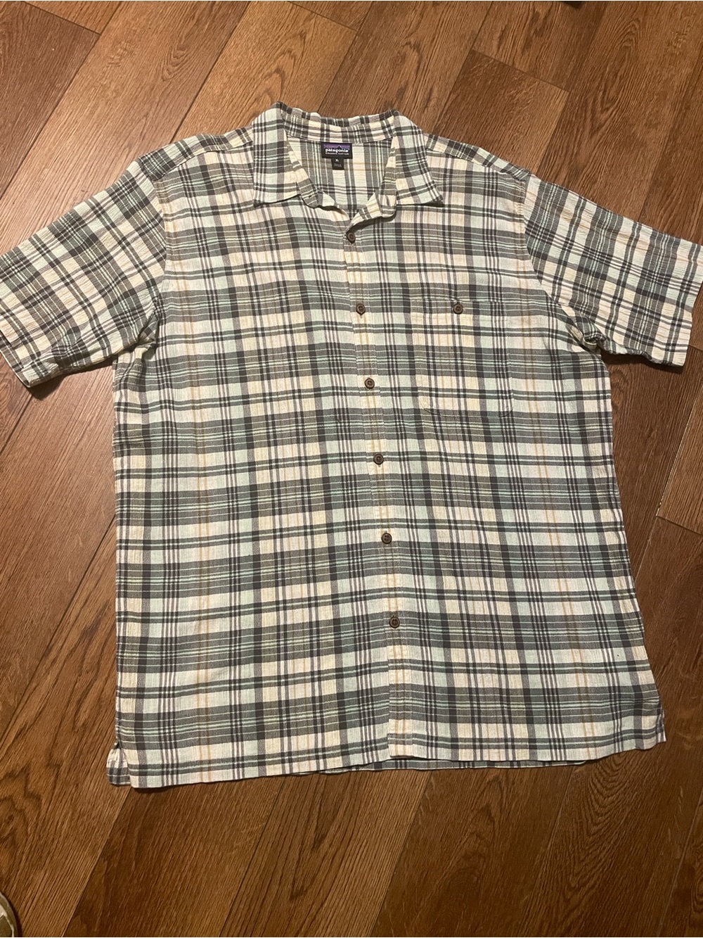 Patagonia XL Short Sleeve Organic Cotton Plaid Button Up Shirt Green Gray 20442